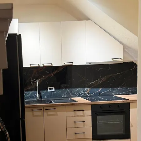 Center Apartment *